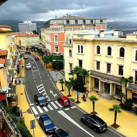 Διαμέρισμα Albina *